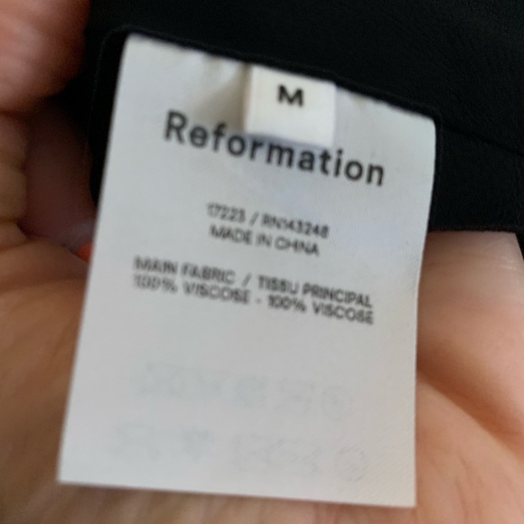 BNWT! Never worn Reformation Floral Wrap Dress - Picture 5 of 5